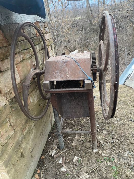 Vând sasca preț 500