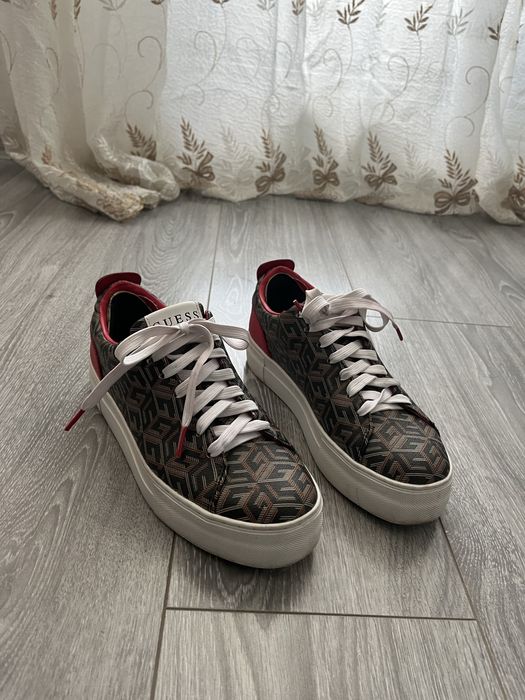 Adidasi Guess 38