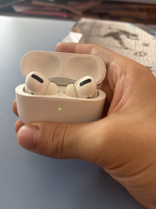 Air pods pro почти нови