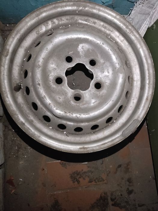 Диски 14, 5дырые, комплект