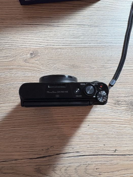 Canon sx 740 hs.