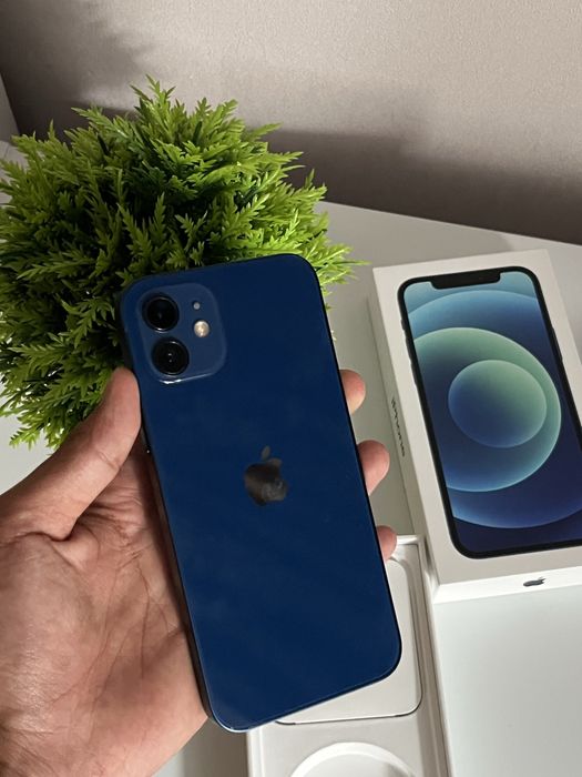 Продам iPhone 12