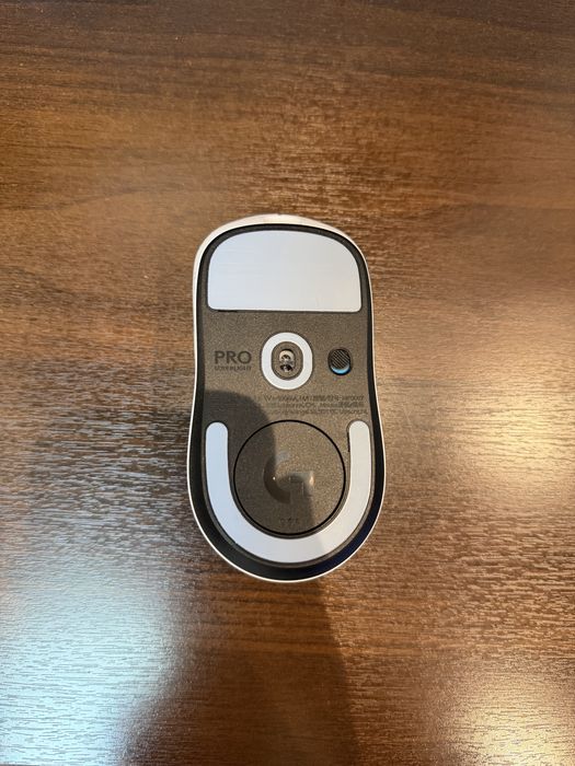 Продам мышку Logitech Superlight 2