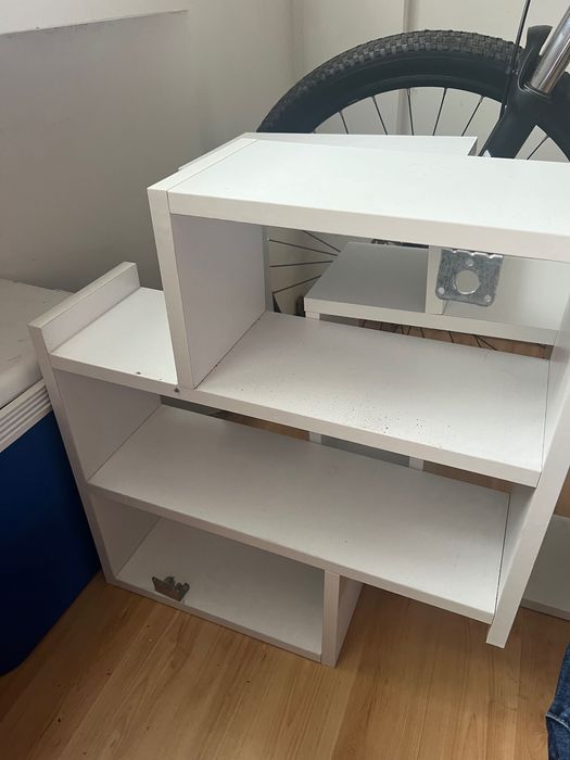 Етажерки за стена