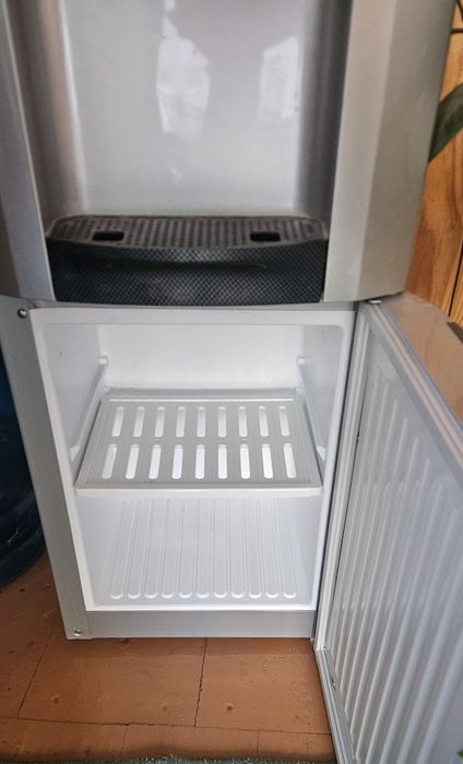 Кулер,диспенсер для воды HotFrost V710CES