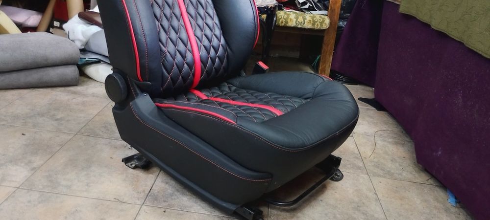 Автотапицер волани