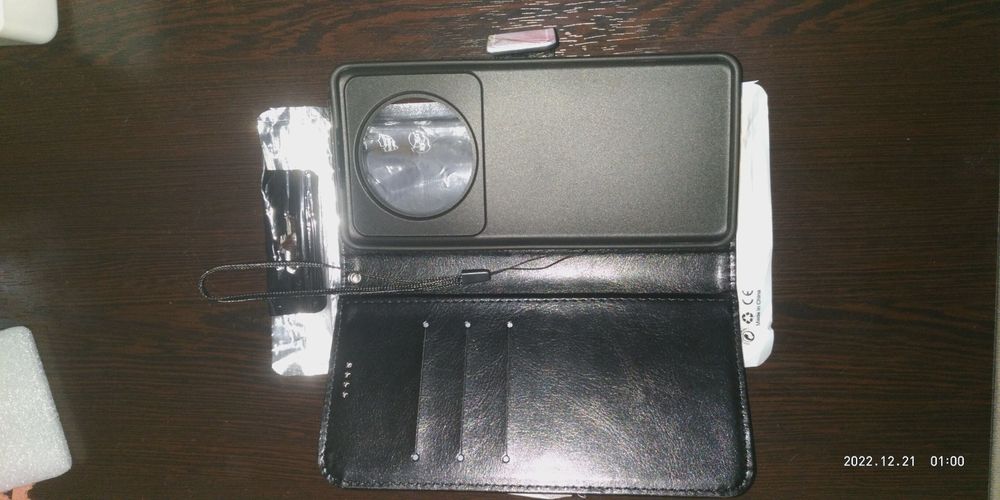 Продается чехол-книжка под мрамор для Xiaomi 12S Ultra