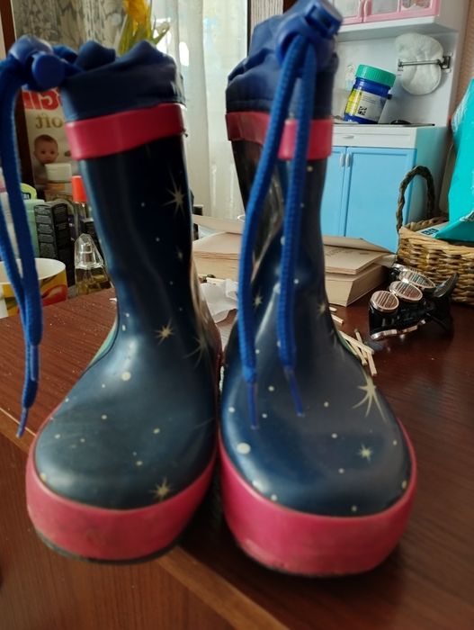 Продам резиновые сапоги