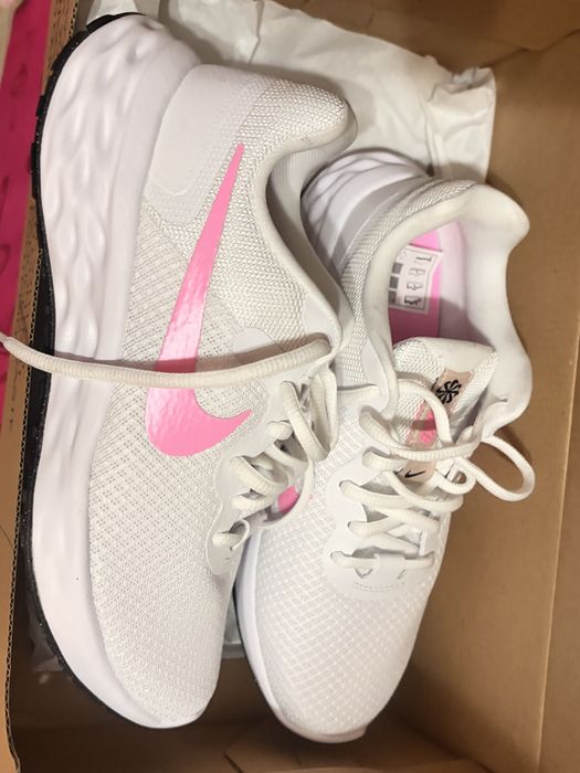 Дамски маратонки nike