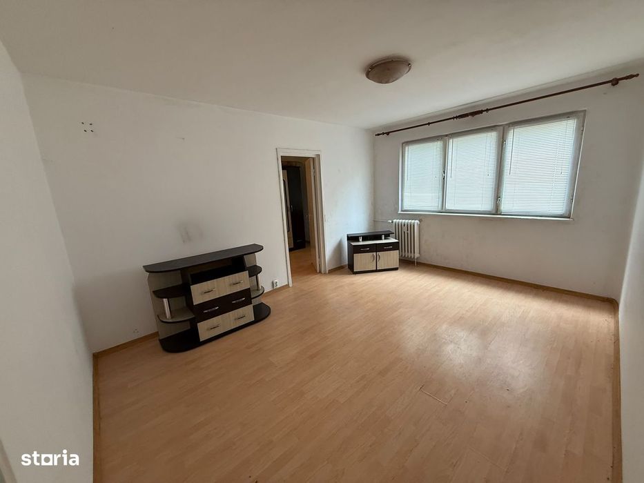 Apartament 3 camere de vânzare – Ploiești, zona Nord – Cartier Polux