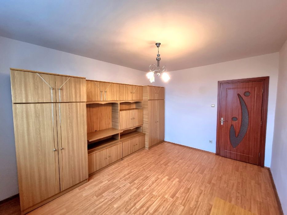 Apartament 2 camere, 57 mp cu balcon închis, Calea Martirilor, lift, termoizolație, 94.499 €