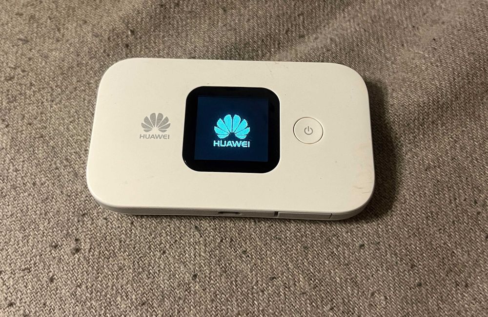 Router portabil Huawei Mobile WiFi E5577Cs 321 4G LTE
