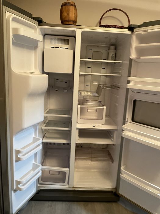 Холодильник Samsung, полностью рабочий!