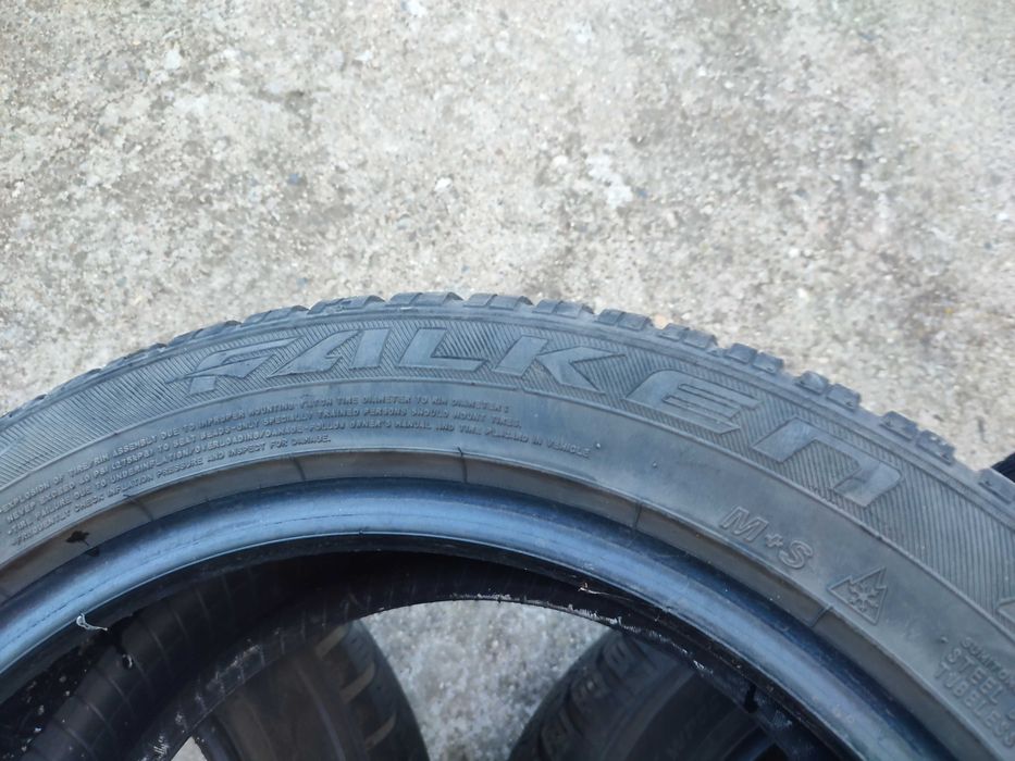 2 бр. 225/50/17 Зимни гуми Falken