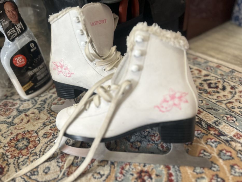 Продам коньки 35-36 размер