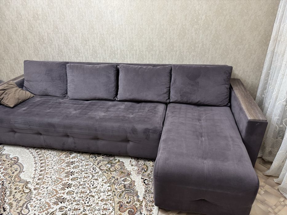 Срочно чистый диван продам