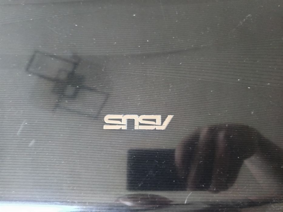Vând Laptop Asus