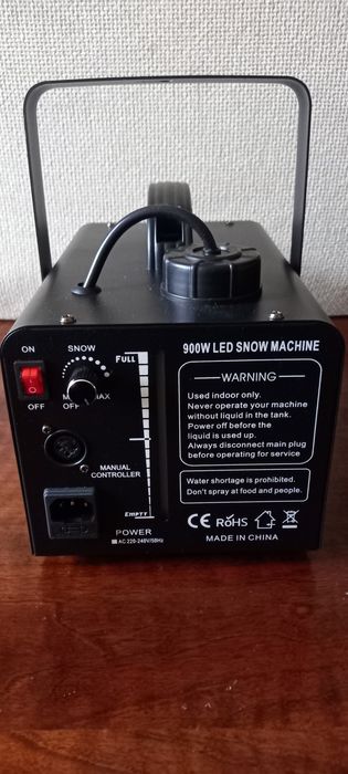 Машина изкуствен сняг