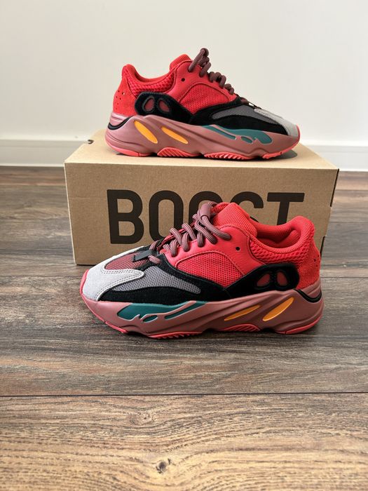 Adidas Yeezy 700 Boost HI-RES RED  37 1/3