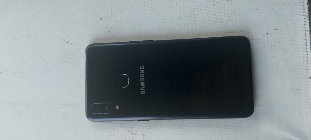 Samsung A10s sotiladi abmen ham bor apple ga narxini kelishamiz  dapla