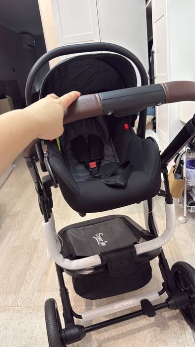 Продам детскую коляску 3 в 1