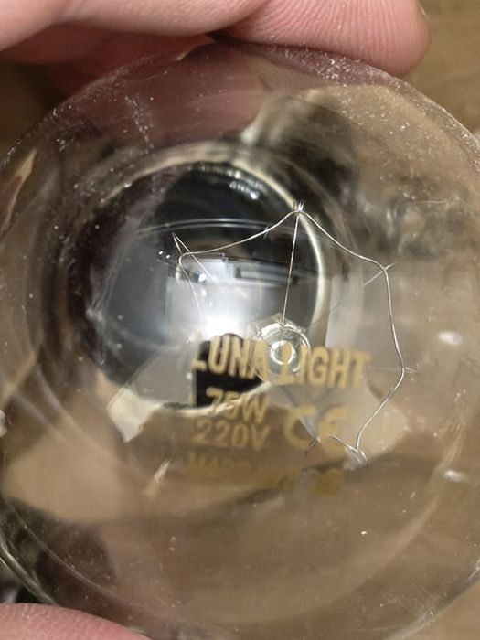 Dulii și becuri incandescente