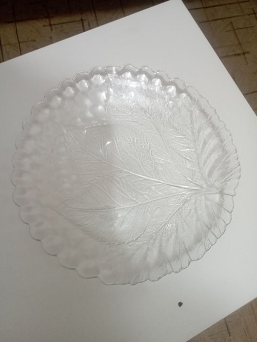 Продам тарелки новые