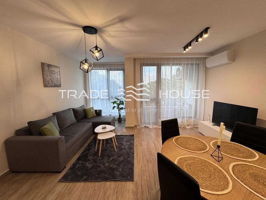 Дава се под наем Двустаен апартамент в Пловдив, Въстанически - 65 кв.м за 357 € - Снимка #1