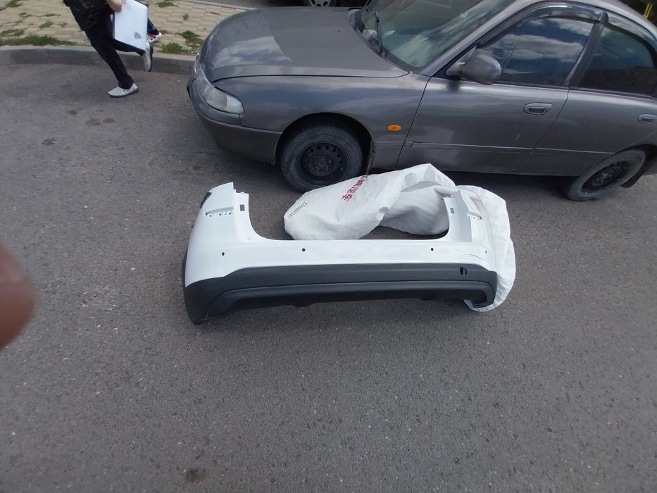 Продам бампер оригинал