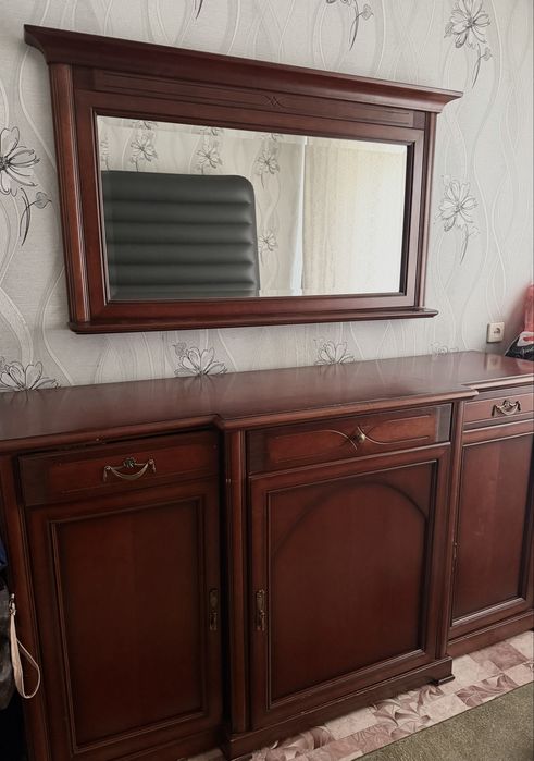 Продаётся Комод С Зеркалом в Хорошем состоянии