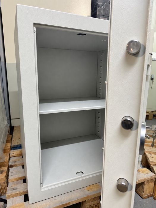 Seif profesional 200 kg – securitate ridicată.