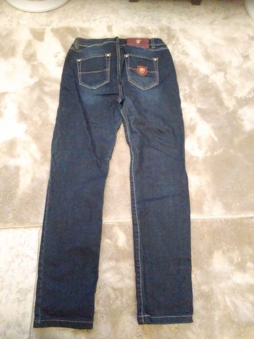 Продам джинсы для девушки