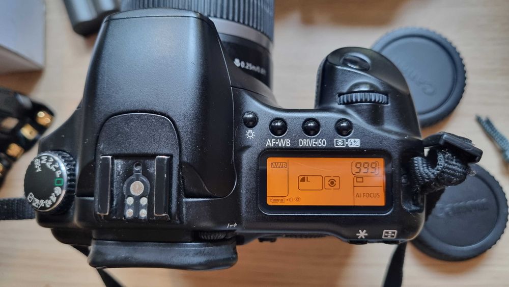 Kit Foto Complet Canon 30D+Obiectiv+Blitz Metz+Grip Original+4 Baterii