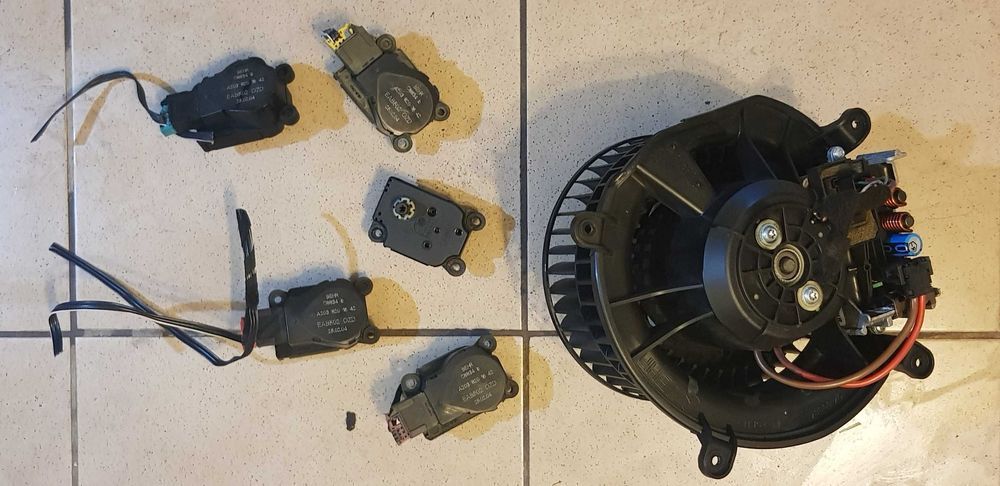 Aeroterma Calculator Pompa servodirectieMercedes W211 E240i Fise bujii bobina ECU Mercedes W211 E240i