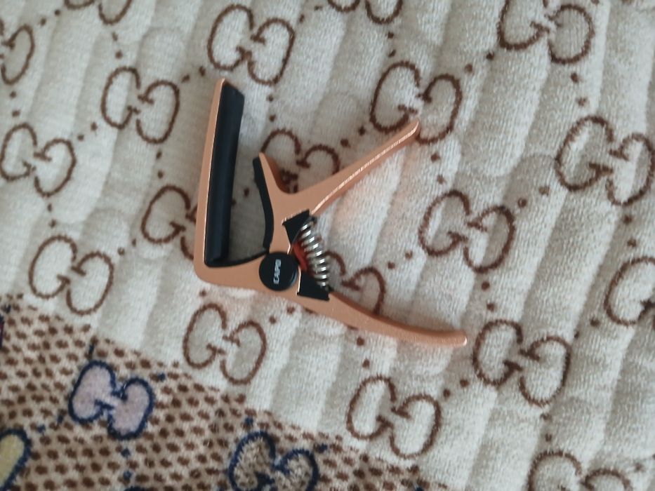 Электро-акустическая гитара