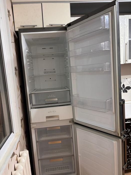 Продаётся холодильник LG