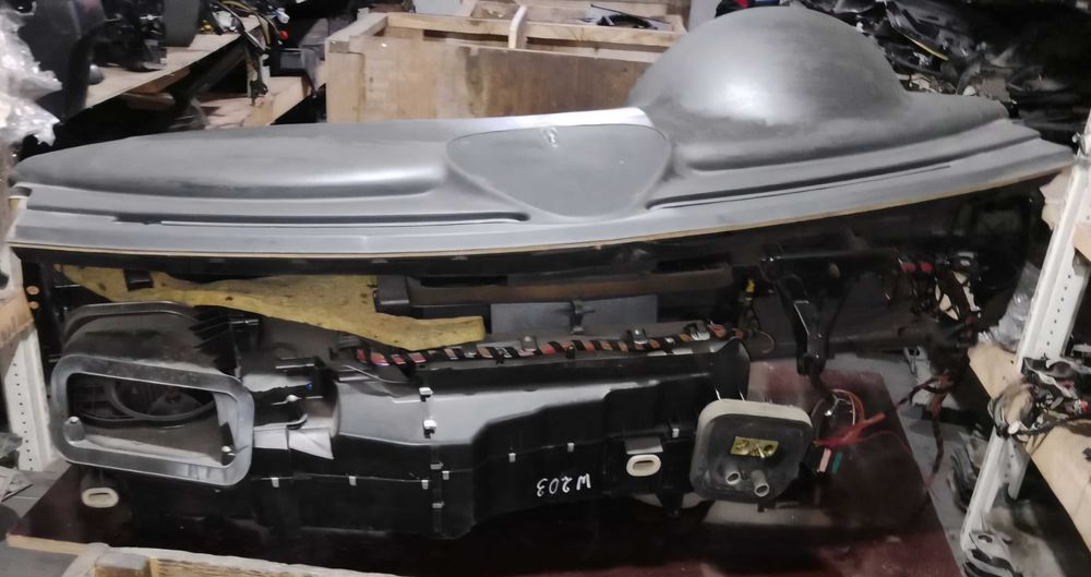 TitanAuto C-class W203 торпедо