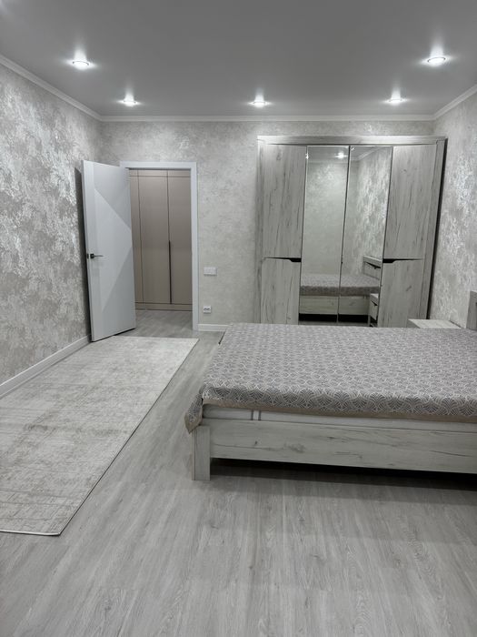 Продам квартиру 2-х комнатную .