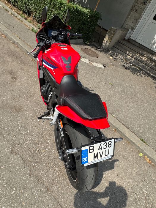 Honda CBR650R E-Clutch 2026 – 2.200 km – Cesiune leasing TOYO Finance