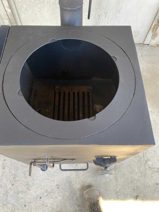 Печка в комплекте с мангалом.