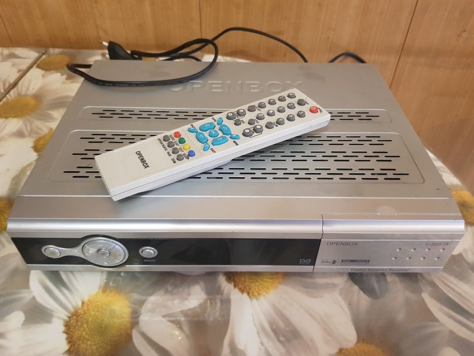 Ресивер для спутникового телевидения новый