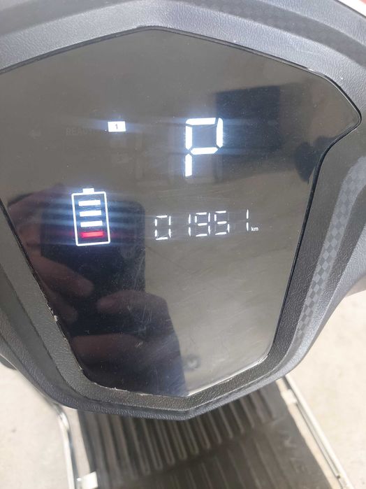 Wasat skuter sotiladi