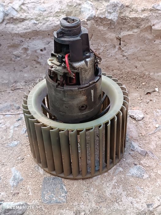 Моторчик печки на Ауди 100 кузова С-4