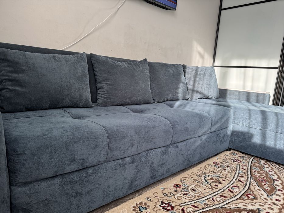 Срочно продаю диван