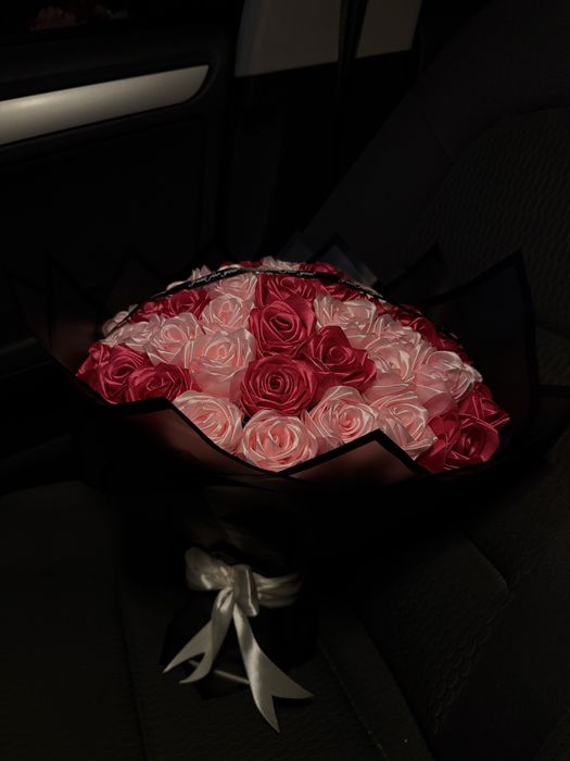 Buchet trandafiri din satin