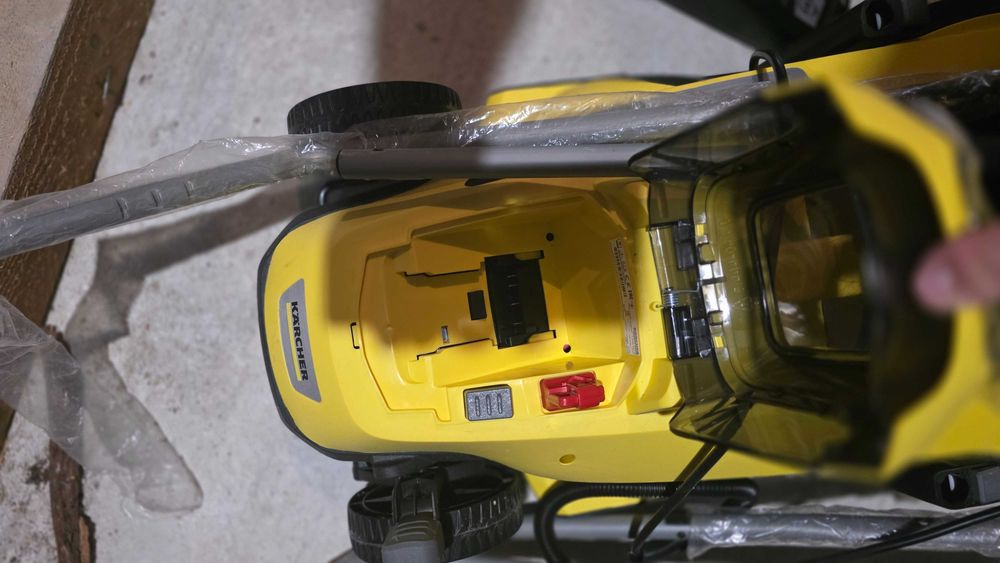Set masina de tuns gazon/iarba pe acumulator Karcher LMO 18-33, 18 V 5.0 Ah