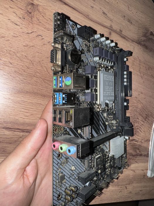 Материнка ASRock B560M-HDV, сокет LGA1200