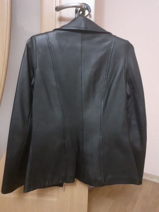 Haina dama din piele,marime m