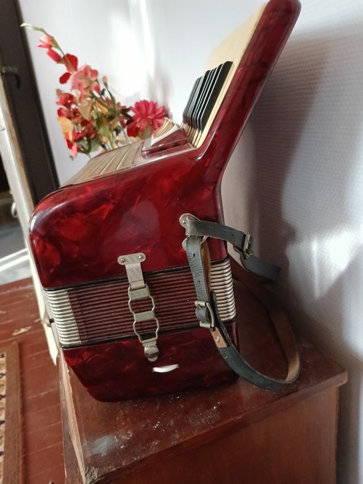 Акордеон 40 баса 100€