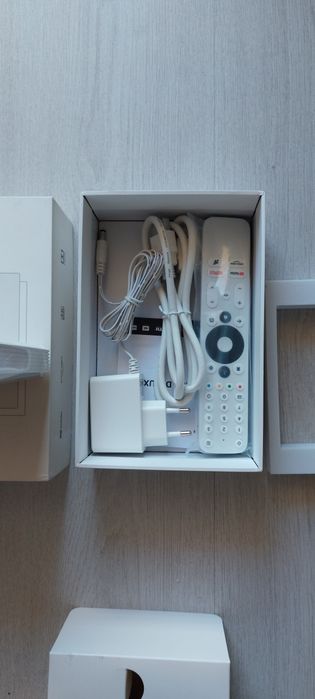 ТВ Бокс MECOOL KM2 PLUS Deluxe (4GB/32GB), 4K Ultra HD, Dolby Vision/A